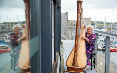 Renowned harpist Elinor signs off in style
